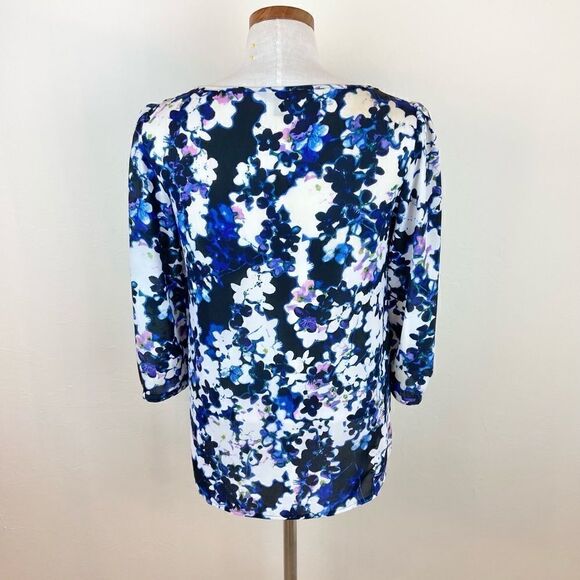 Express Keyhole Sheer Floral Blouse - Picture 5 of 6